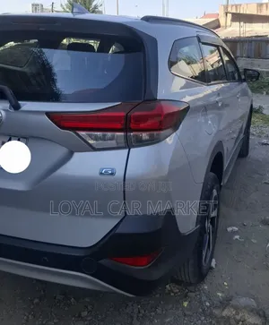 Toyota Rush 2021 Silver