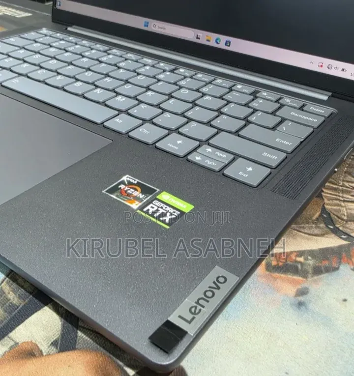 New Laptop Lenovo Yoga 700 16GB AMD Ryzen 7 SSD 512GB