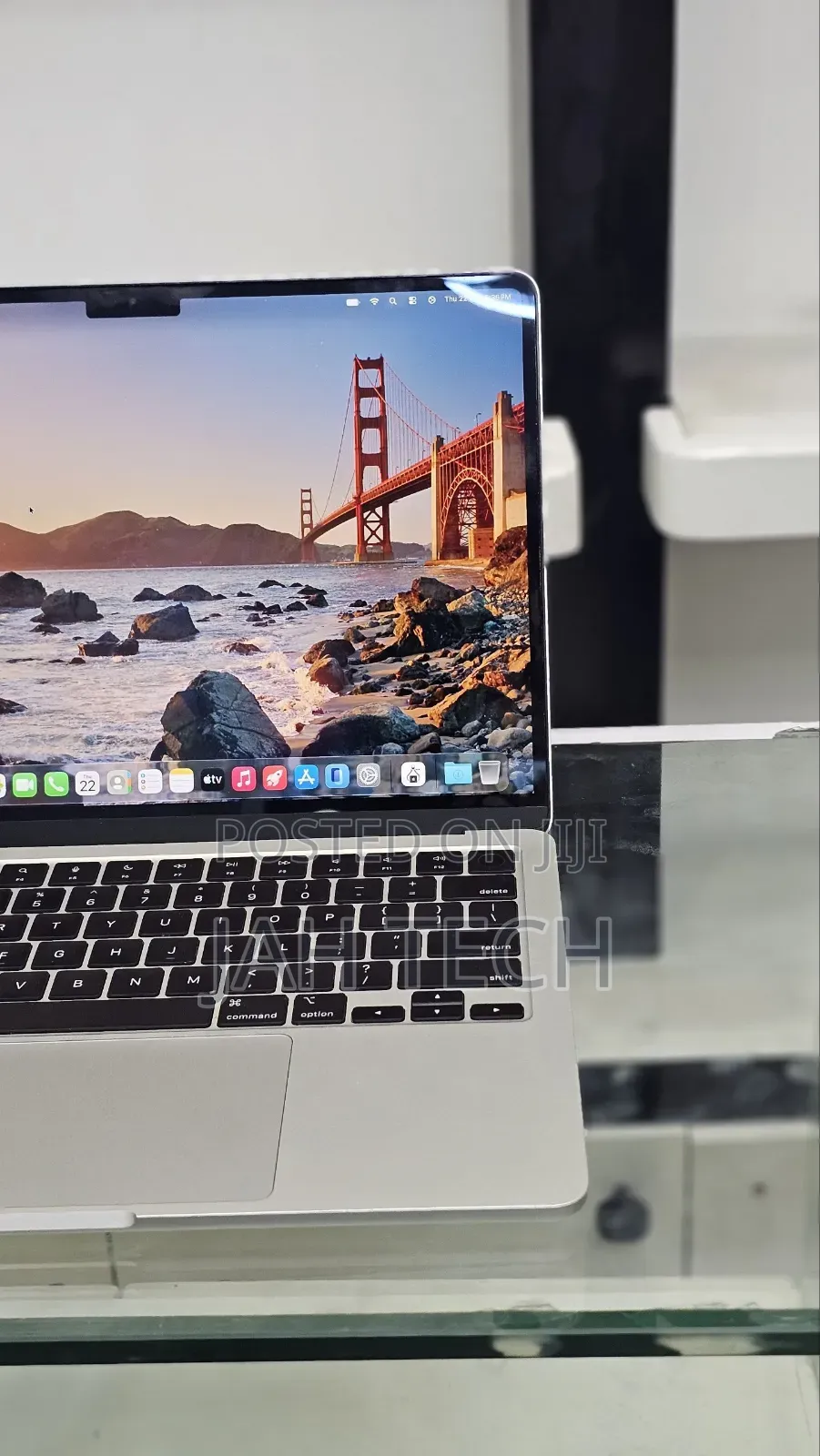 New Laptop Apple MacBook Air 2022 M2 8GB Apple M2 SSD 256GB