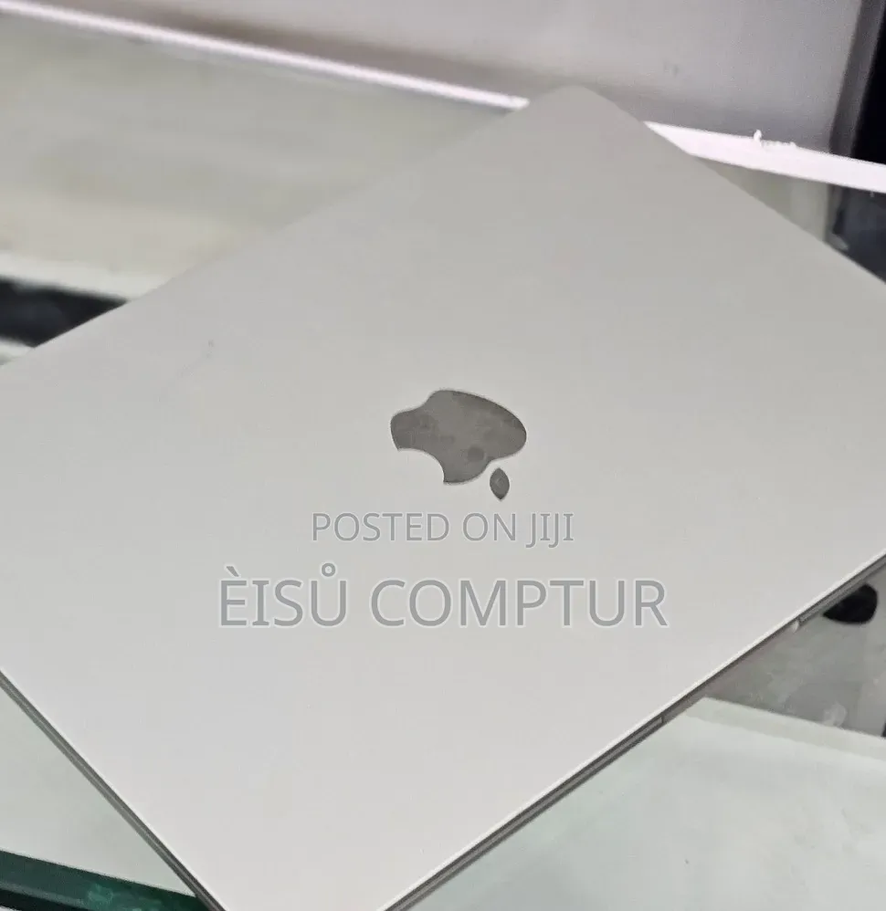 New Laptop Apple MacBook Air 2022 M2 8GB Apple M2 SSD 256GB