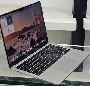 New Laptop Apple MacBook Air 2022 M2 8GB Apple M2 SSD 256GB