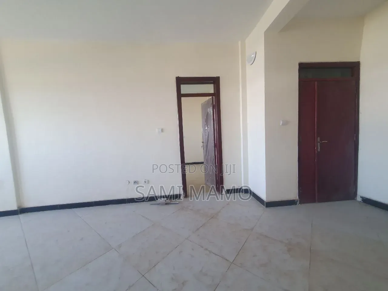 3bdrm Apartment in Foundation Houses, Akaky Kaliti for rent