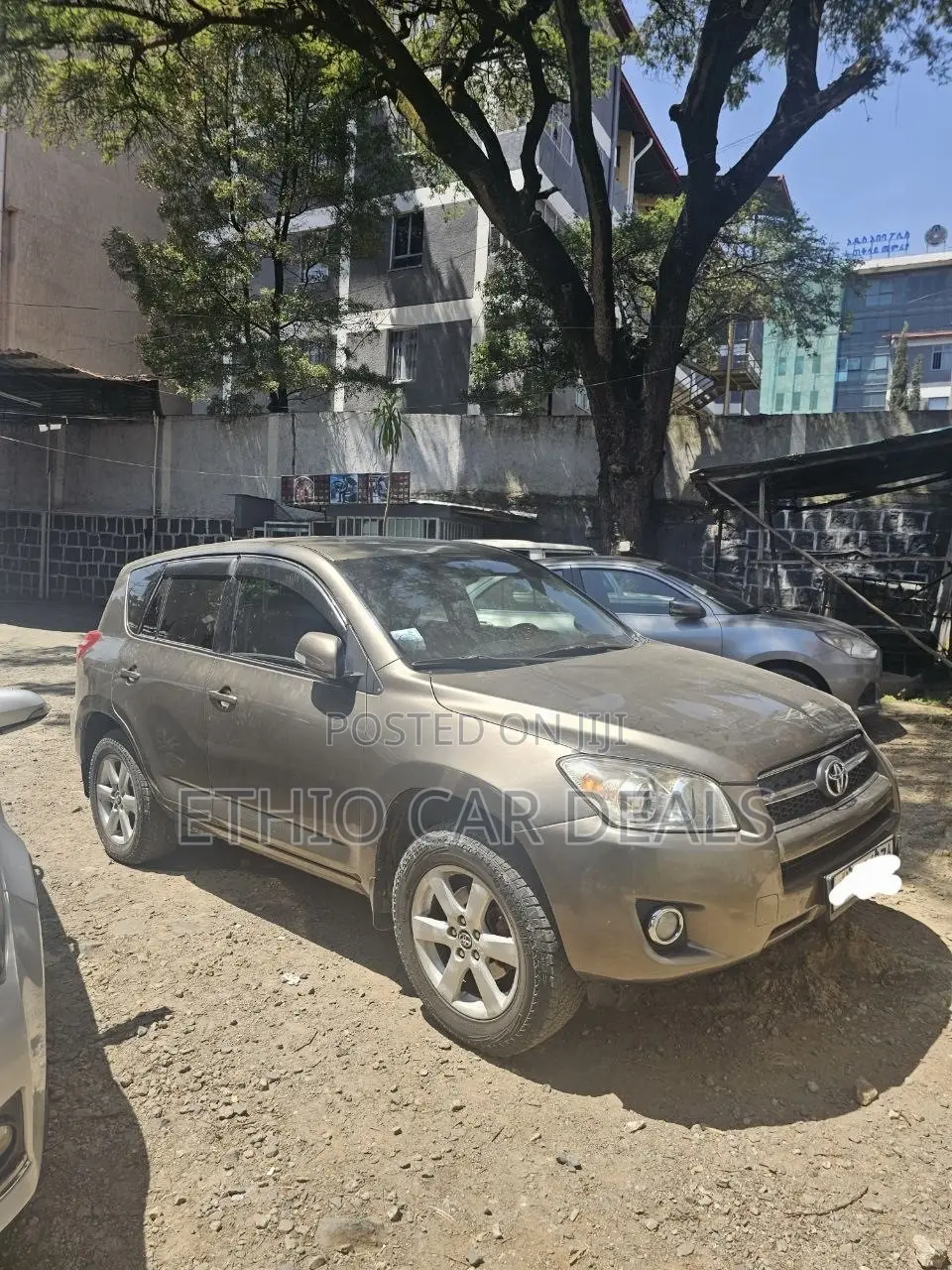 Toyota RAV4 2011 Brown