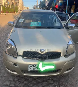 Toyota Vitz 1.0 FWD 5dr 2004 Gold