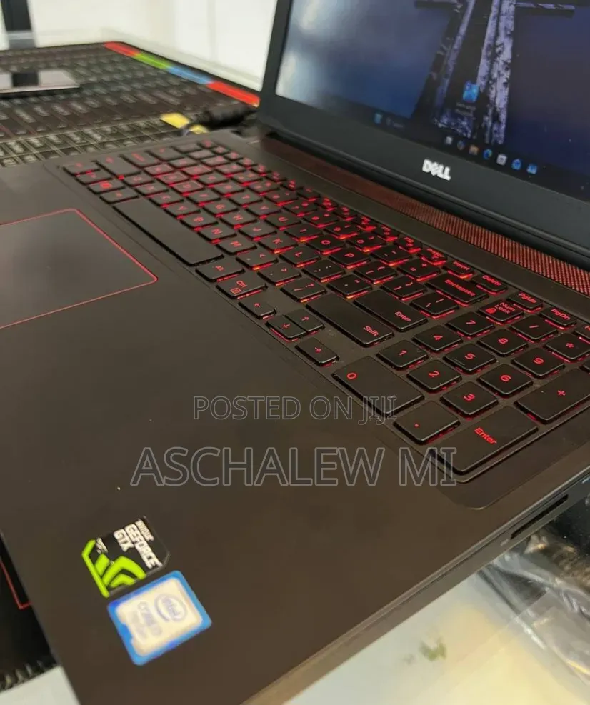 New Laptop Dell Inspiron 15 5577 16GB Intel Core i7 SSD 512GB