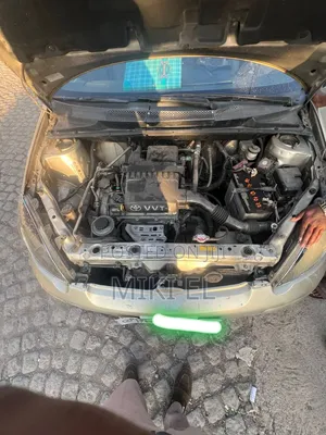 Toyota Vitz 1.0 FWD 5dr 2004 Gold