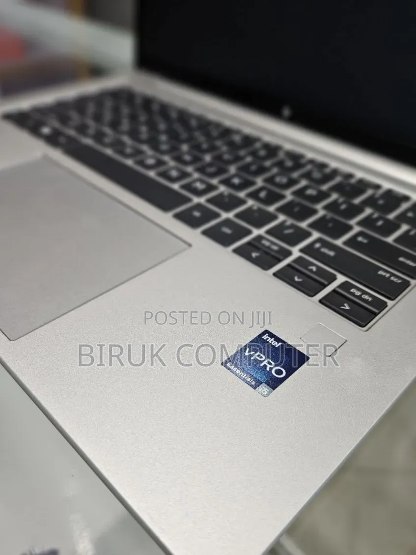 New Laptop HP EliteBook 840 G10 16GB Intel Core i5 SSD 512GB