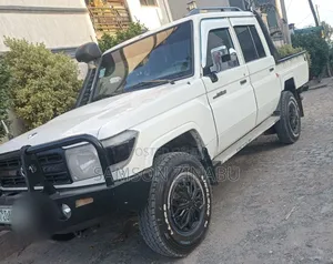 Toyota Land Cruiser 2019 White