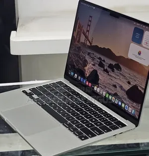 New Laptop Apple MacBook Air 2022 M2 16GB AMD A8 SSD 512GB