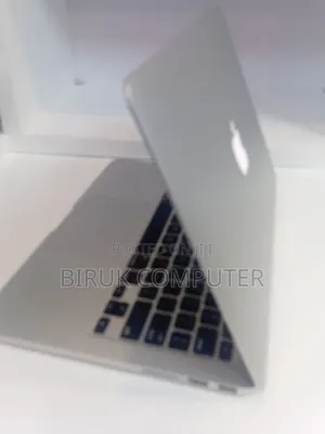 New Laptop Apple MacBook 2013 8GB Intel Core i5 SSD 256GB
