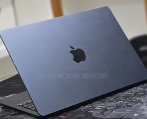 New Laptop Apple MacBook Air 2026 M5 16GB AMD A10 SSD 512GB