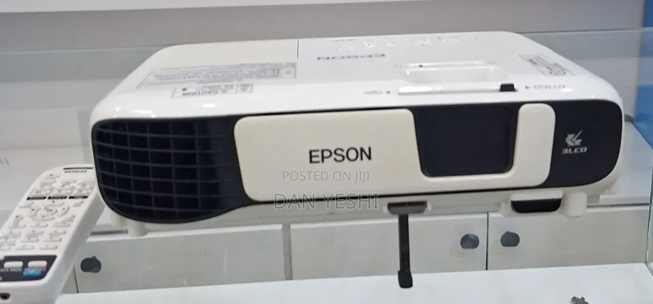 Epson Projector 
 
Model Name: EB-S41
  Has Bag and Remote