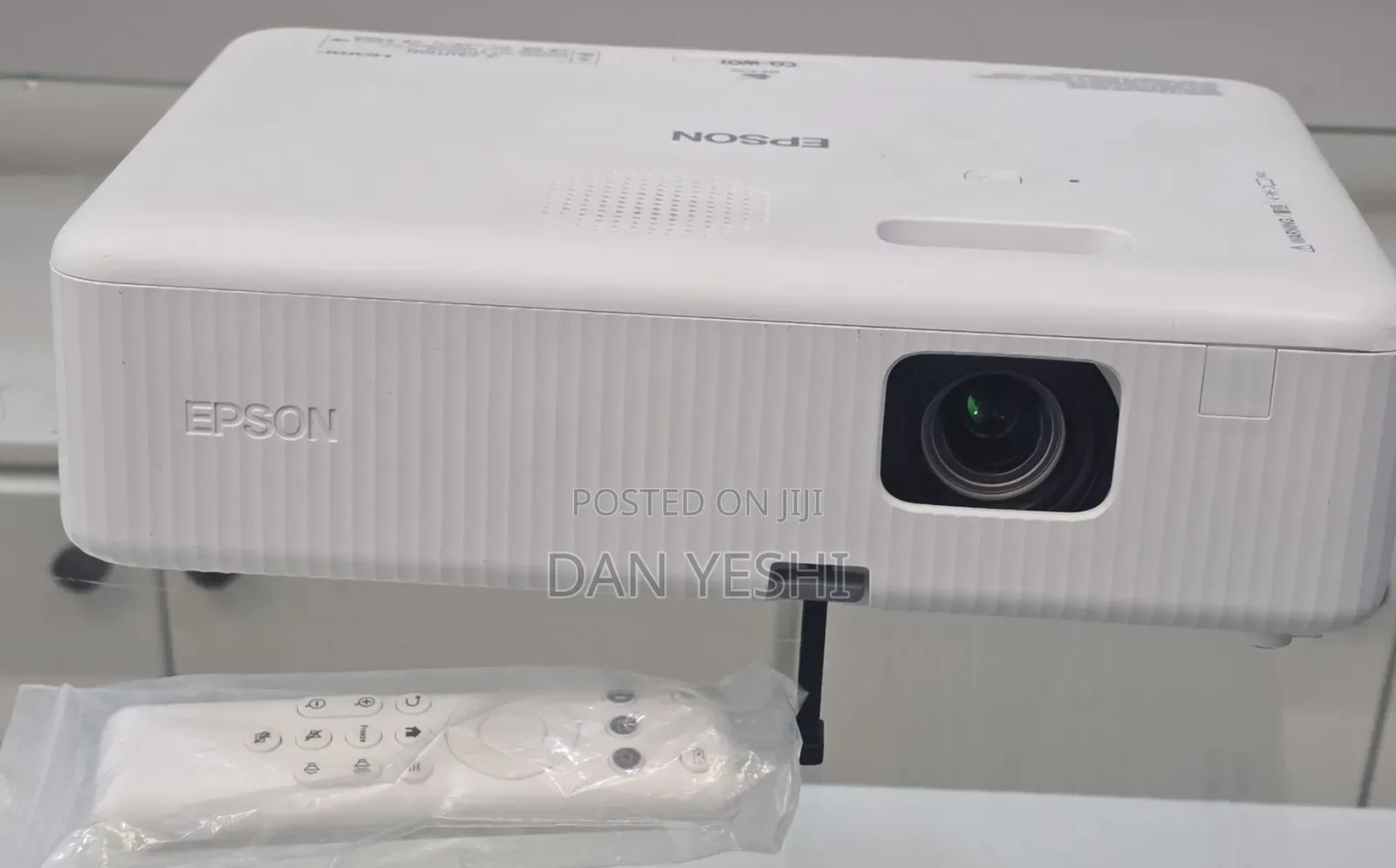 New Coming 
Epson Projector 
Model : CO-W01
With