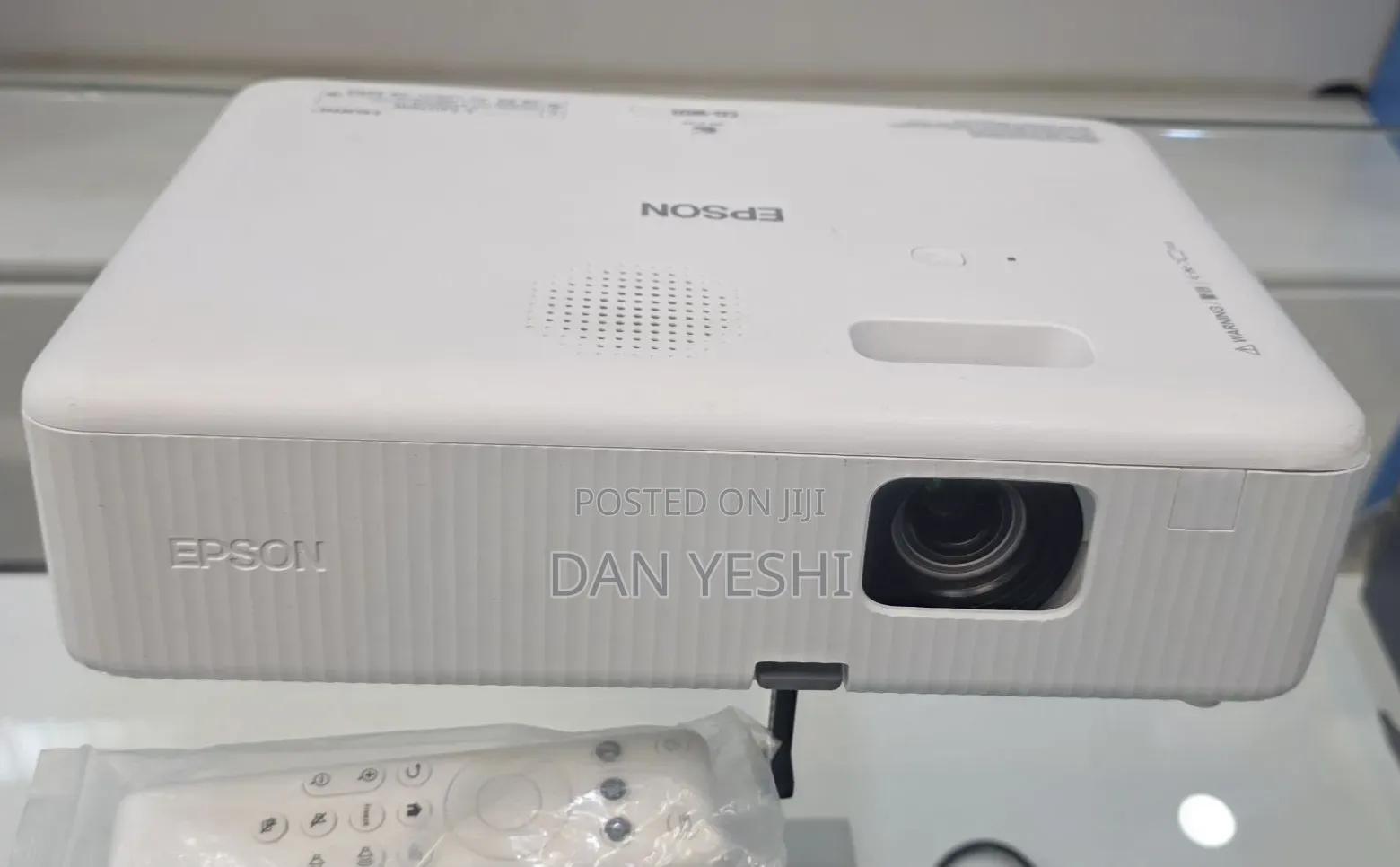 New Coming 
Epson Projector 
Model : CO-W01
With