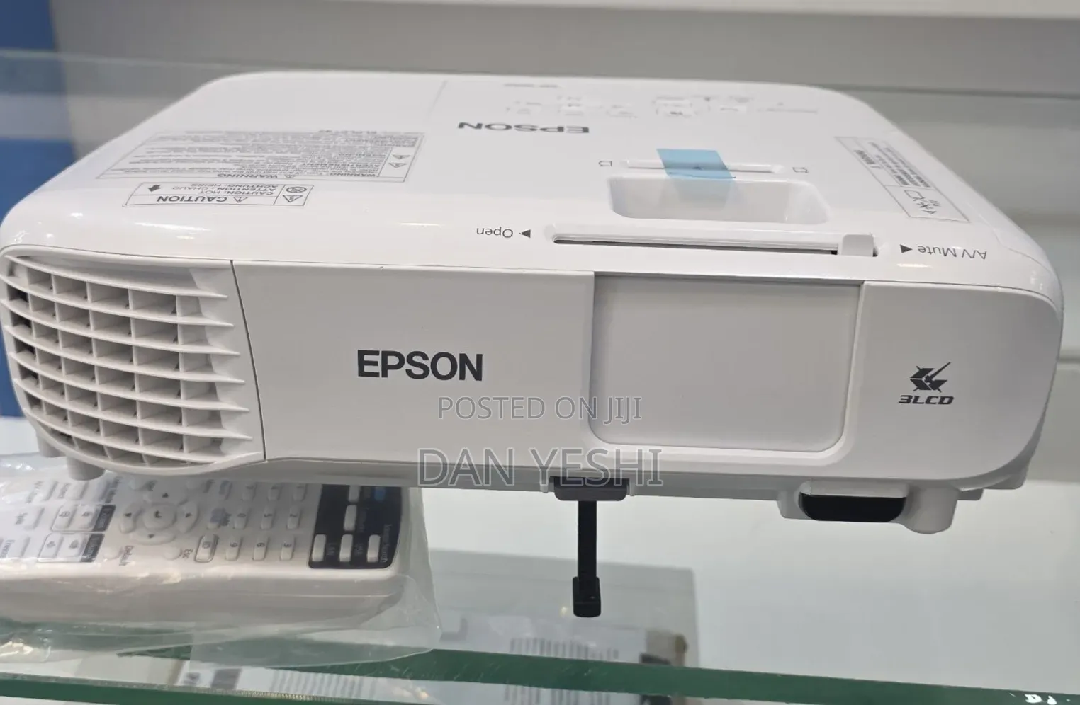 New Coming Amazing Projector Brand New Epson Eb-W49 Is a Port