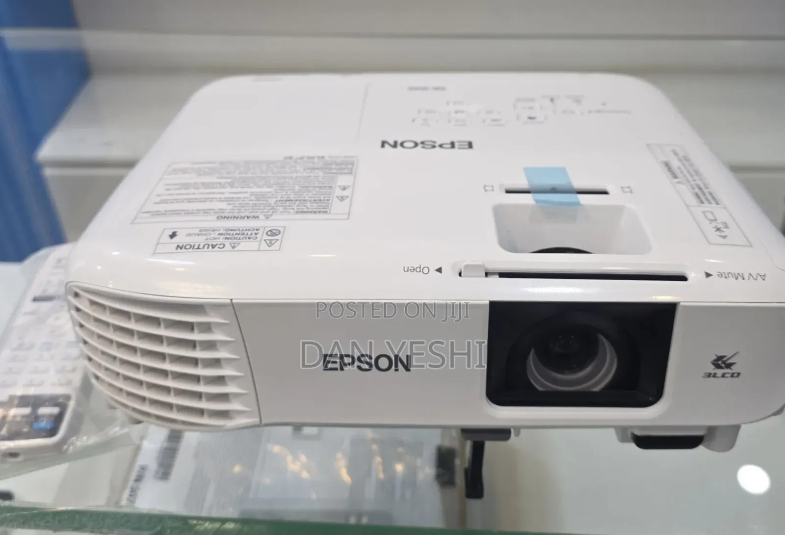 New Coming Amazing Projector Brand New Epson Eb-W49 Is a Port