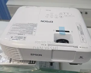 New Coming Amazing Projector Brand New Epson Eb-W49 Is a Port