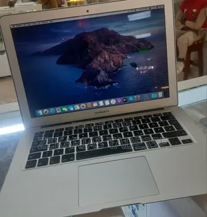 New Laptop Apple MacBook Air 2017 8GB Intel Core i5 SSD 128GB