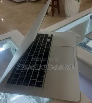 New Laptop Apple MacBook Air 2017 8GB Intel Core i5 SSD 128GB