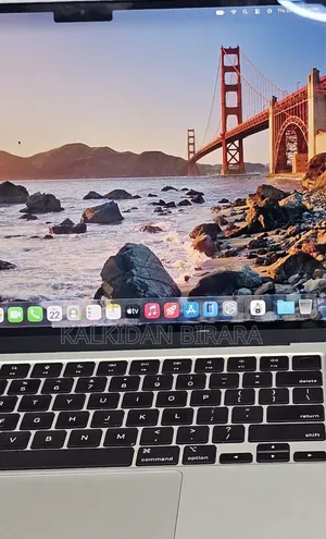 New Laptop Apple MacBook Air 2022 M2 8GB Apple M2 SSD 256GB