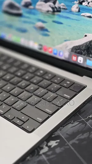 New Laptop Apple MacBook Pro 2021 M1 32GB Apple M1 Pro SSD 512GB