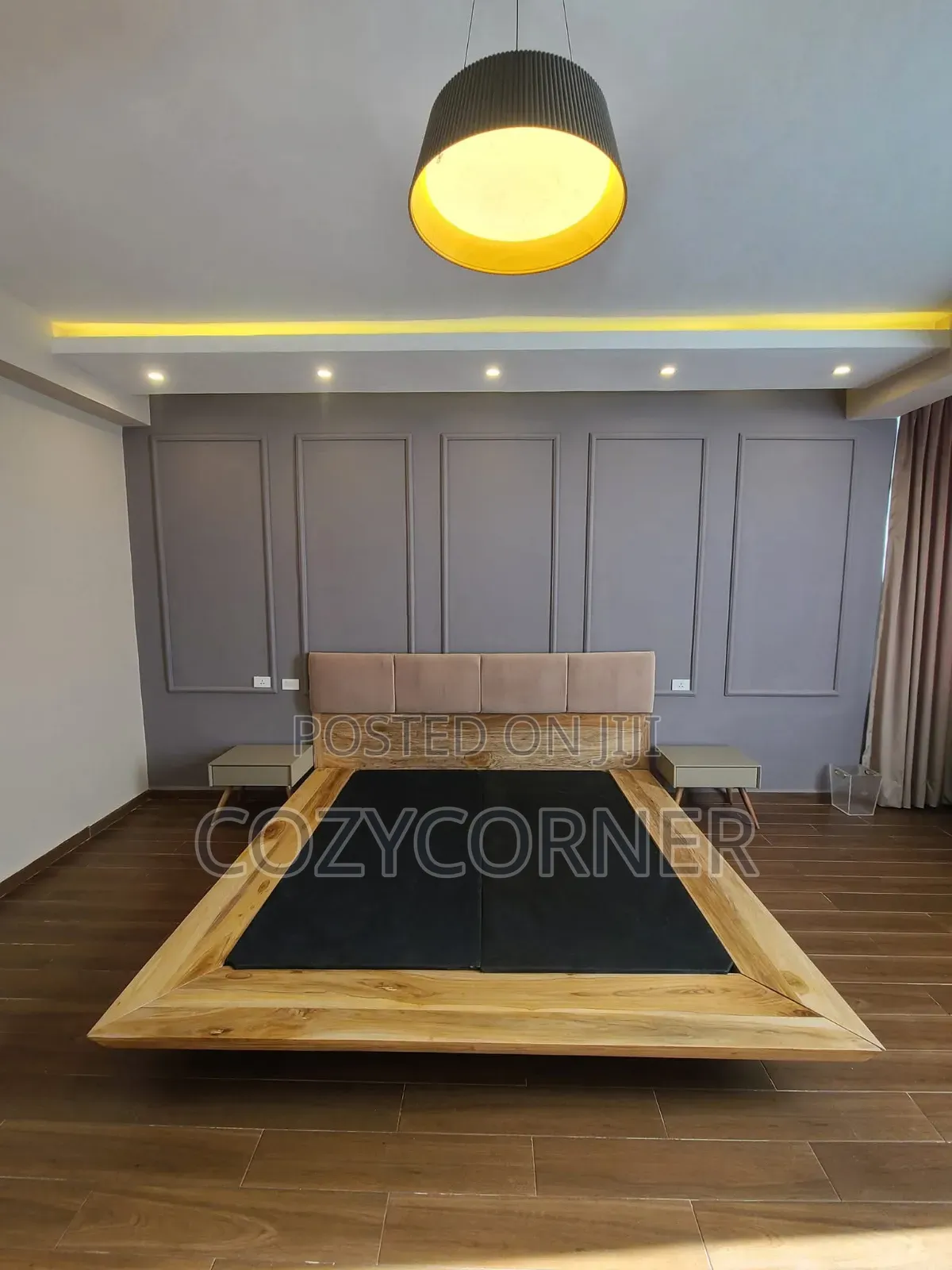 Simplistic 1.50 Meter Bed Made of Australian Wood. አልጋ