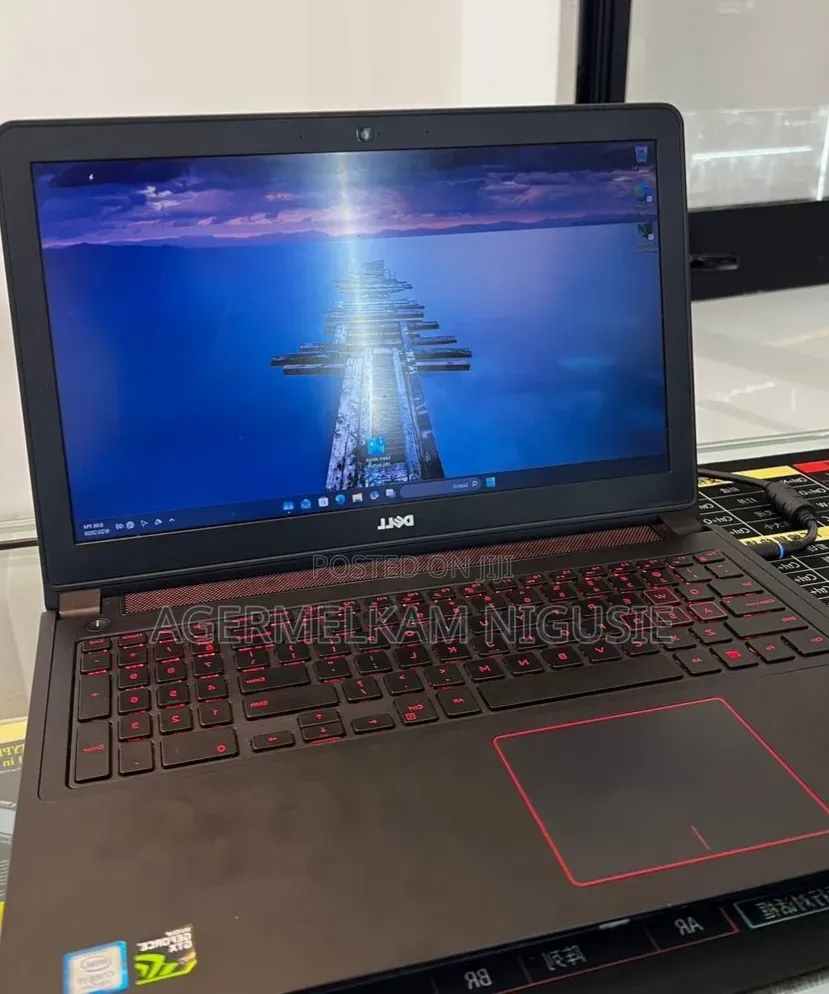 New Laptop Dell Inspiron 15 5577 8GB Intel Core i7 SSD 512GB