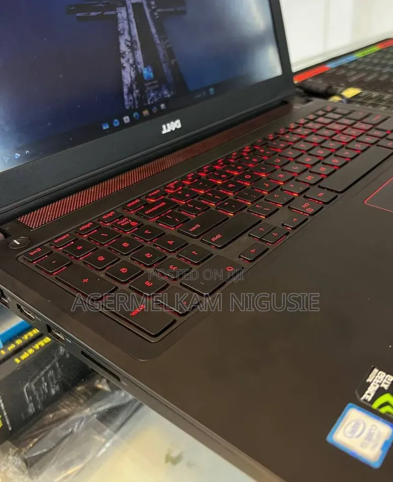 New Laptop Dell Inspiron 15 5577 8GB Intel Core i7 SSD 512GB