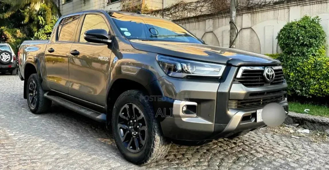 Toyota Hilux 2021 Brown