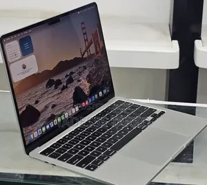 New Laptop Apple MacBook Air 2022 M2 8GB Apple M2 SSD 256GB