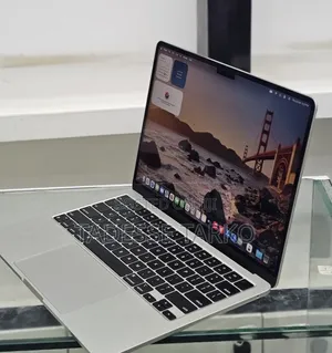 New Laptop Apple MacBook Air 2022 M2 8GB Apple M2 SSD 256GB