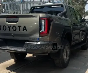New Toyota Hilux Invincible (Hybrid) 2026 Gray