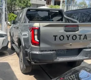 New Toyota Hilux Invincible (Hybrid) 2026 Gray