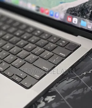 New Laptop Apple MacBook Pro 2021 M1 32GB Apple M1 Pro SSD 512GB