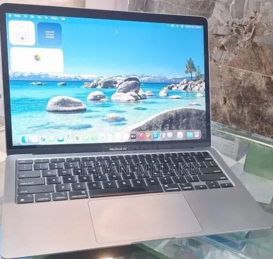 New Laptop Apple MacBook Air 2020 M1 8GB Apple M1 SSD 256GB