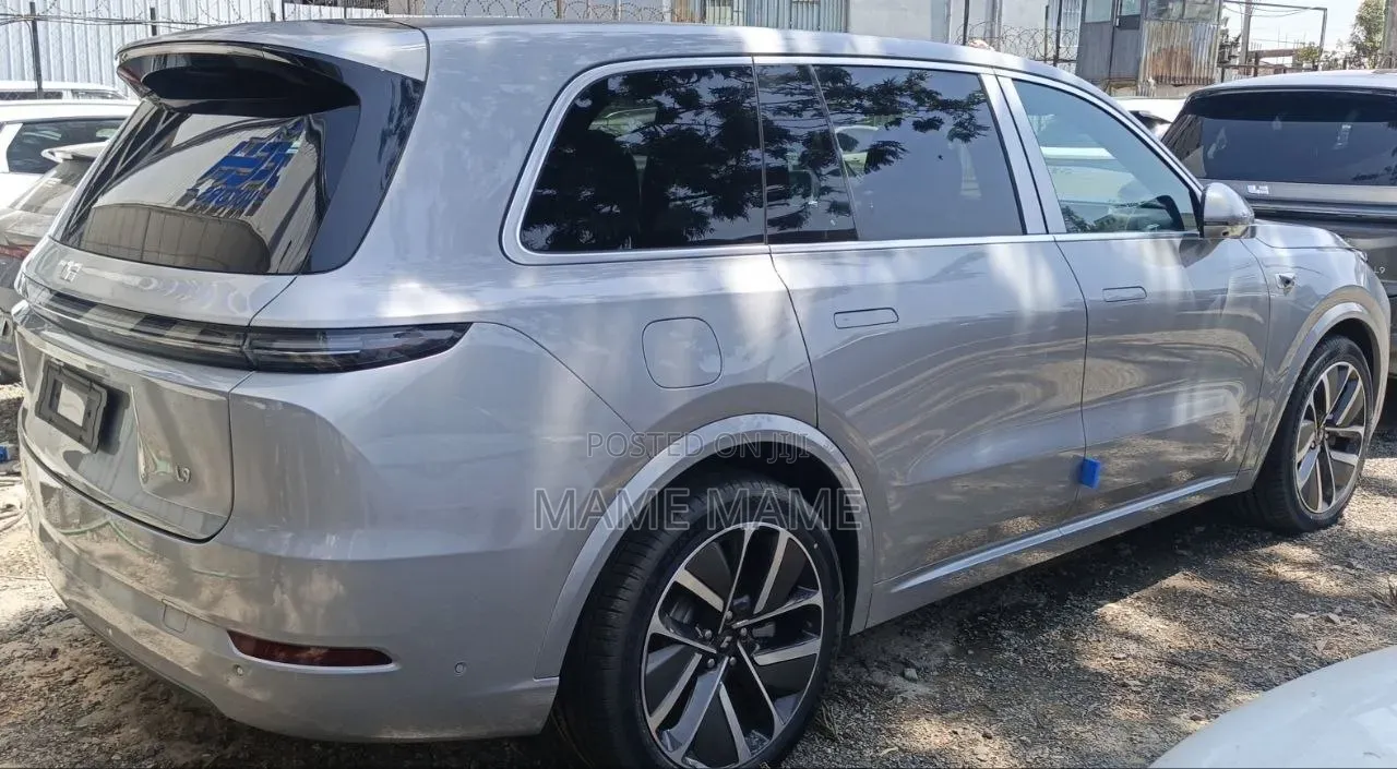 New Li Auto L9 1.5 Hybrid AWD 2025 Gray