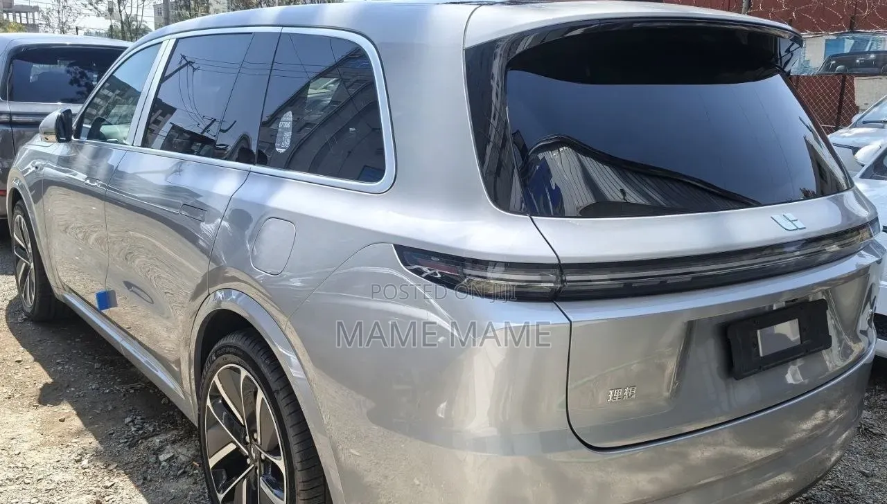 New Li Auto L9 1.5 Hybrid AWD 2025 Gray