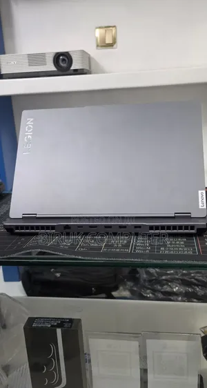 New Laptop Lenovo Legion 5 16GB AMD Ryzen 7 SSD 512GB