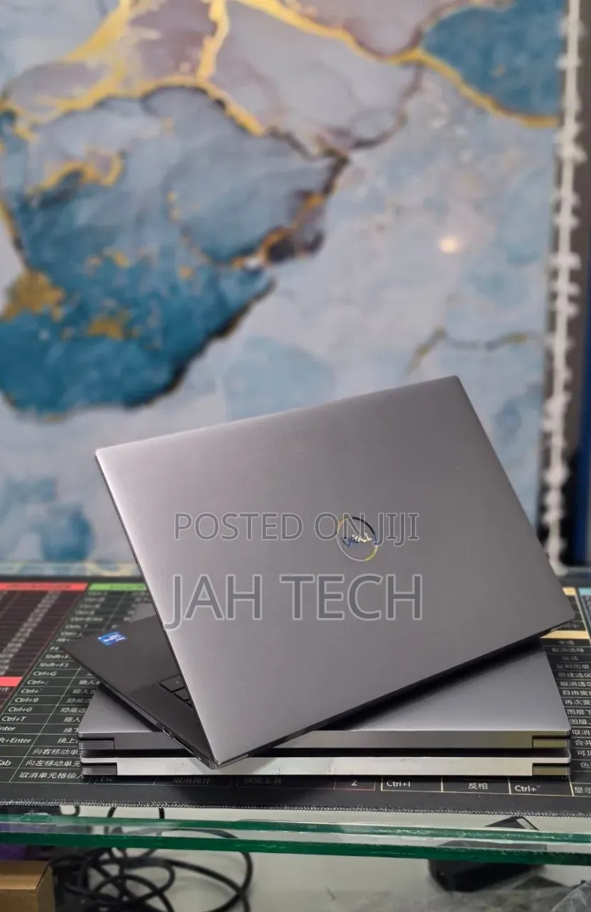 New Laptop Dell Precision 5560 32GB Intel Core i7 SSD 1T