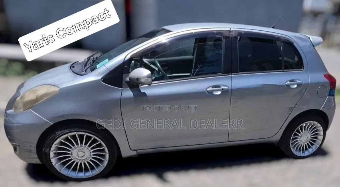 Toyota Yaris 2010 Gray