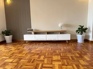 Long Lasting Solid Wood TV Stand. በዋንዛ የተሰራ የቴሌቪዥን ማስቀመጫ