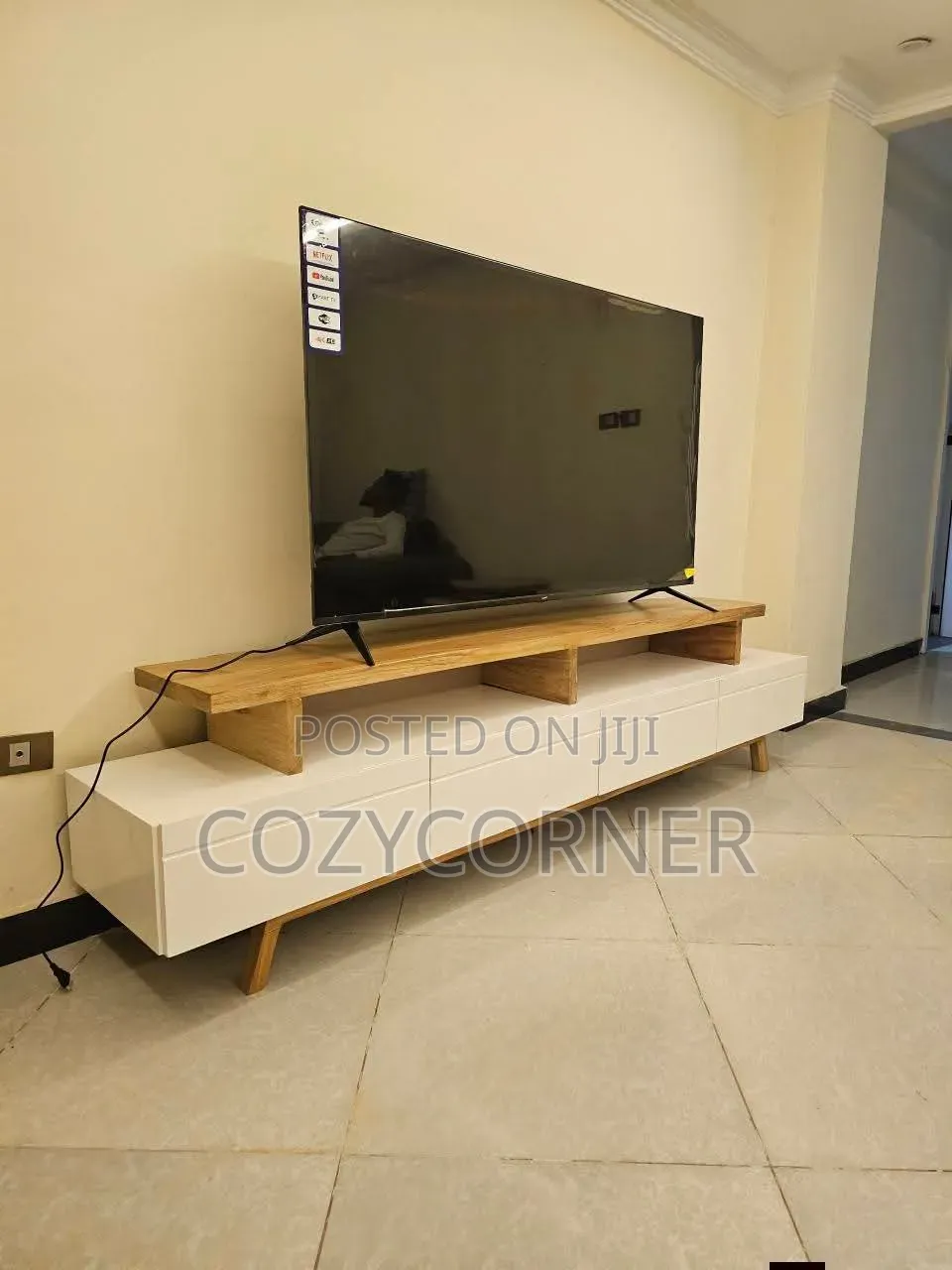 Long Lasting Solid Wood TV Stand. በዋንዛ የተሰራ የቴሌቪዥን ማስቀመጫ