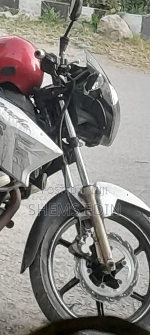 TVS Apache 180 RTR 2017 White