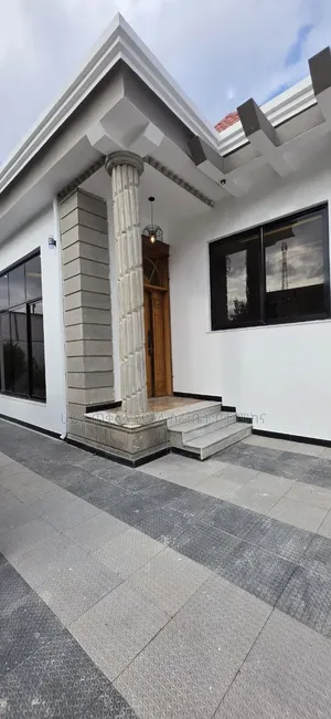 Furnished 4bdrm Villa in Summit Area, Yeka for sale
