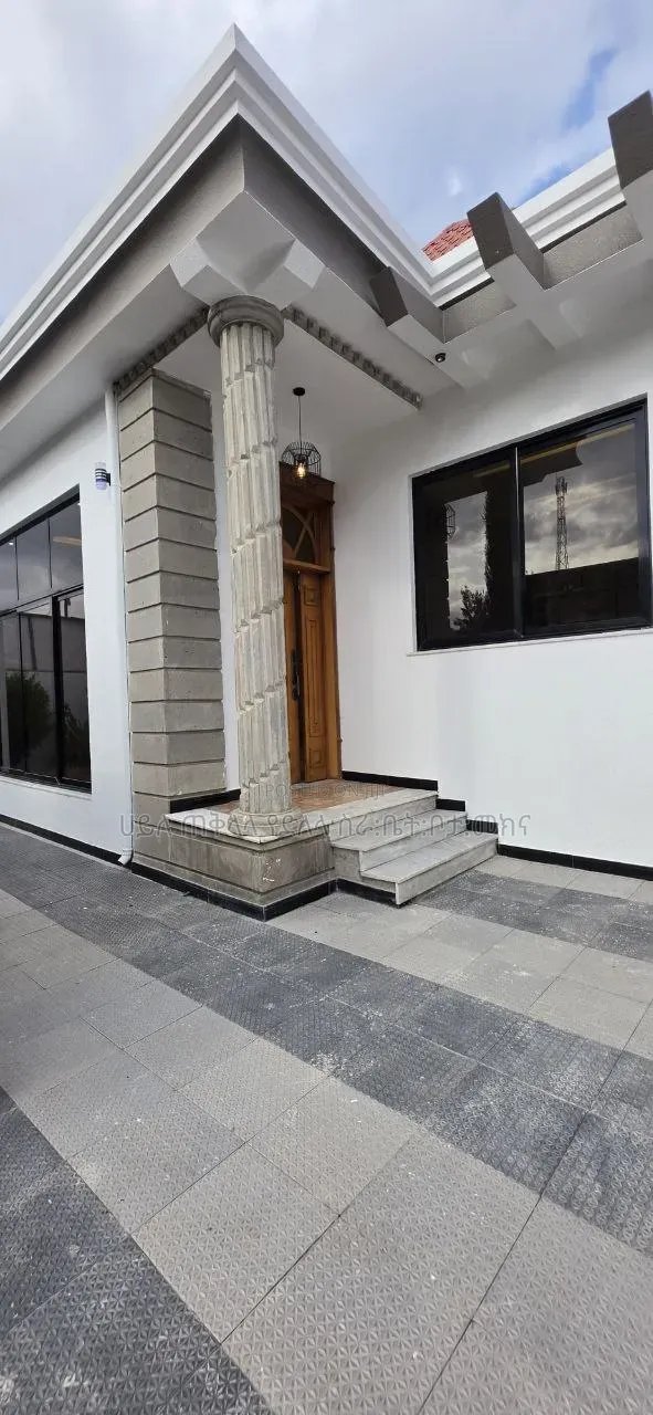 Furnished 4bdrm Villa in Summit Area, Yeka for sale