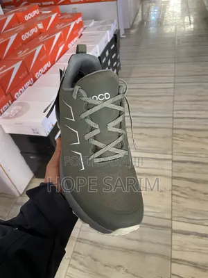  አዲስ የመጣ: EDCO ሙሉ በሙሉ ውሃ የማያስገባ ጫማ (Made in Vietnam)