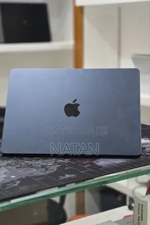 New Laptop Apple MacBook Air 2025 M4 16GB Apple M4 SSD 512GB
