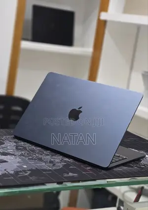 New Laptop Apple MacBook Air 2025 M4 16GB Apple M4 SSD 512GB