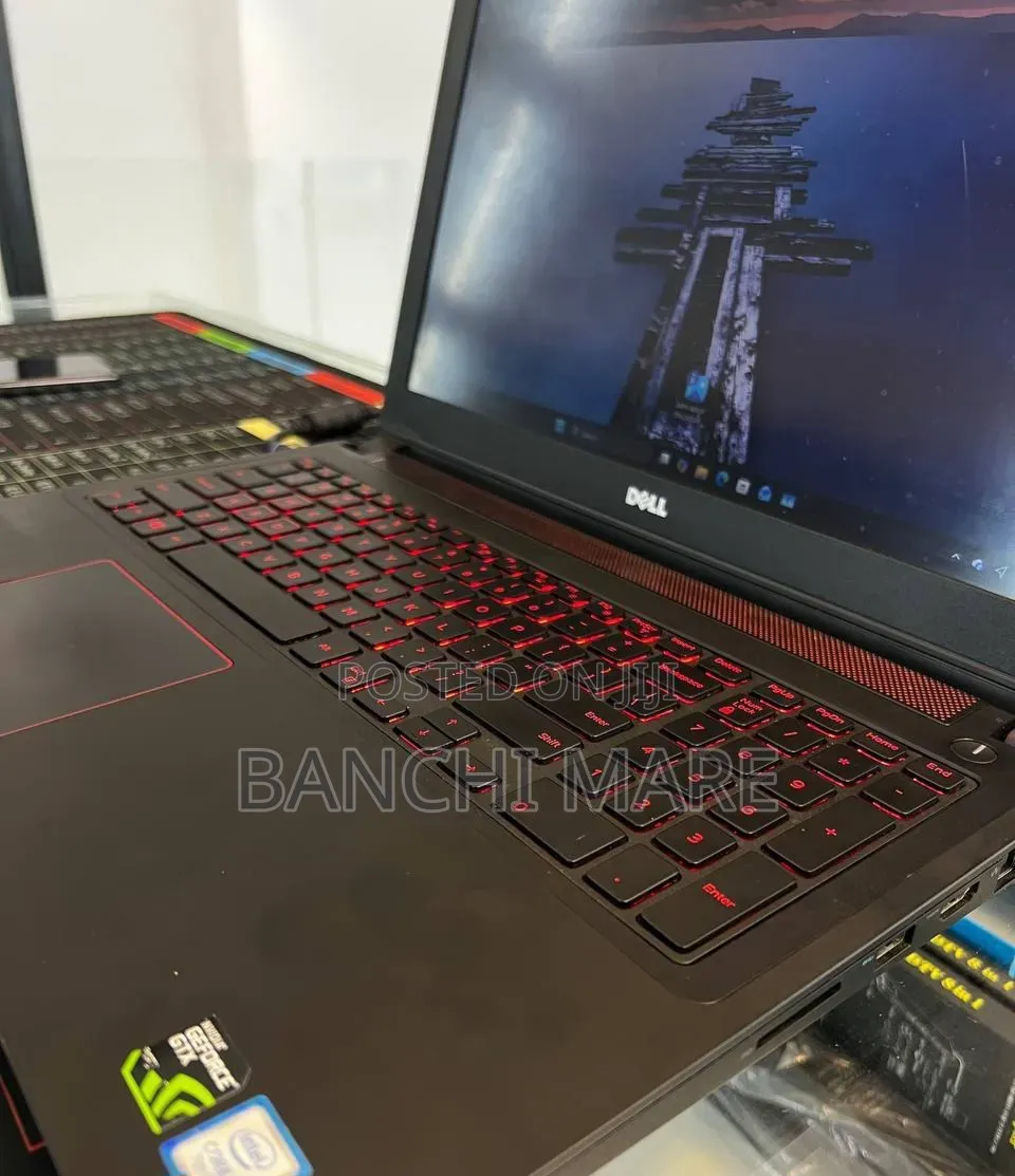 New Laptop Dell Inspiron 15 5577 16GB Intel Core i7 SSD 512GB