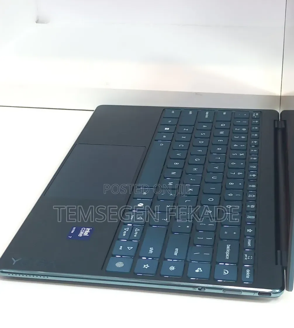 New Laptop Lenovo Yoga Slim 7 16GB Intel Core Ultra 7 SSD 512GB